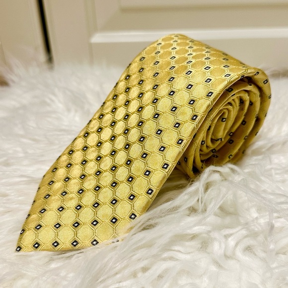 Tommy Hilfiger Classic Necktie Tie in Yellow Gold, 100% Silk - Picture 1 of 10
